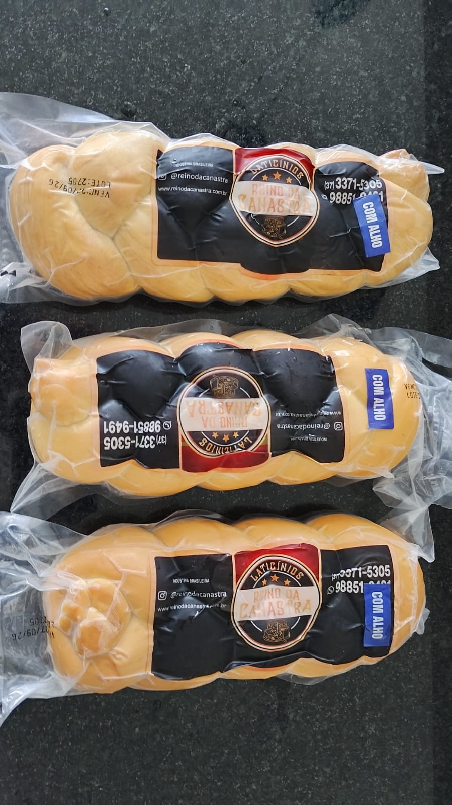Trança de queijo defumada ao alho